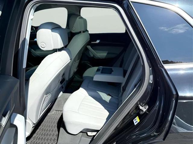 2022 Audi Q5 Premium Plus 45 TFSI S line quattro S tronic