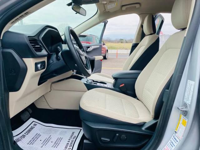 2020 Ford Escape SE