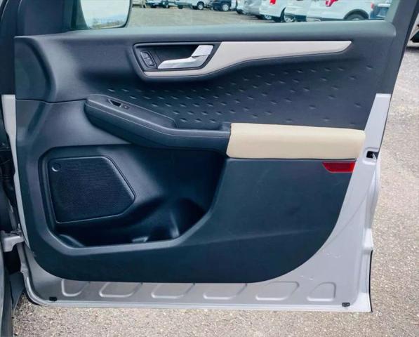 2020 Ford Escape SE