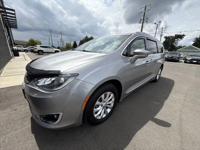 2018 Chrysler Pacifica Touring L for sale in Lincoln Park, MI