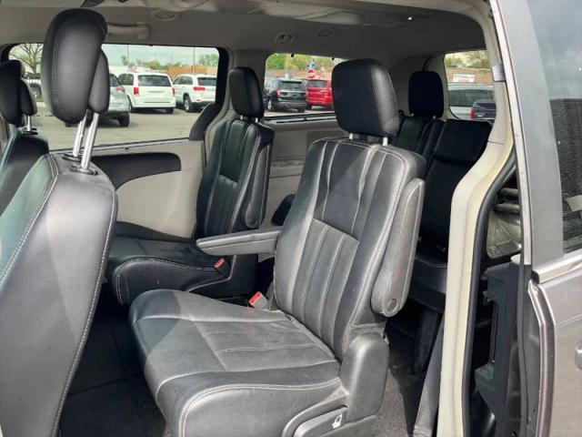 2015 Chrysler Town & Country Touring