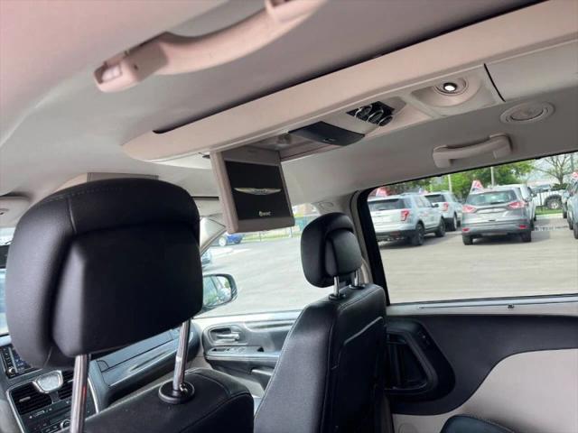 2015 Chrysler Town & Country Touring