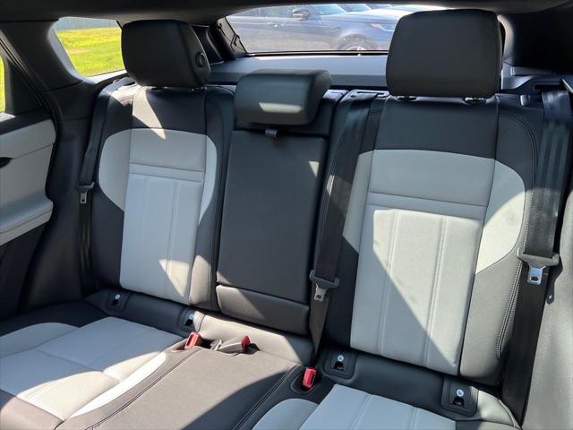 2026 Land Rover Range Rover Evoque Dynamic SE