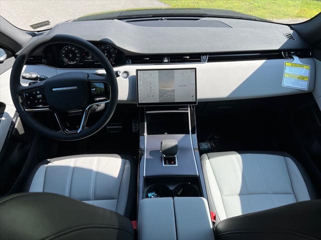 2026 Land Rover Range Rover Evoque Dynamic SE