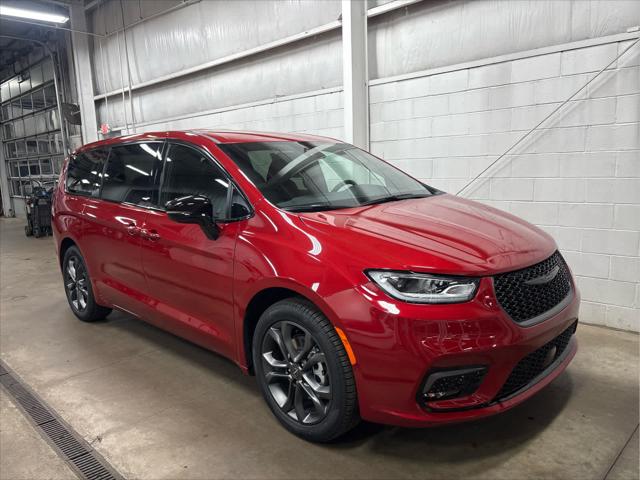 New 2026 Chrysler Pacifica For Sale in Wilmington, OH