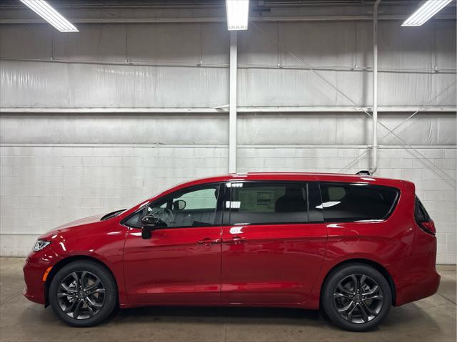 New 2026 Chrysler Pacifica For Sale in Wilmington, OH