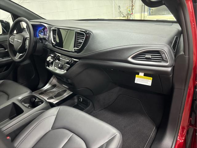 New 2026 Chrysler Pacifica For Sale in Wilmington, OH