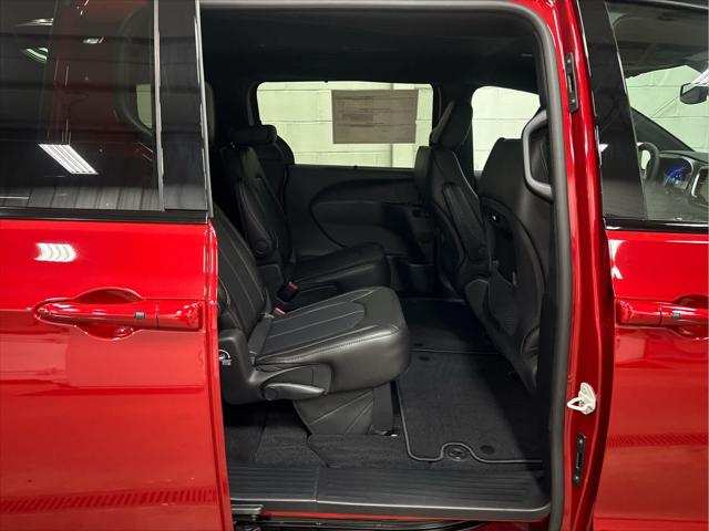 New 2026 Chrysler Pacifica For Sale in Wilmington, OH