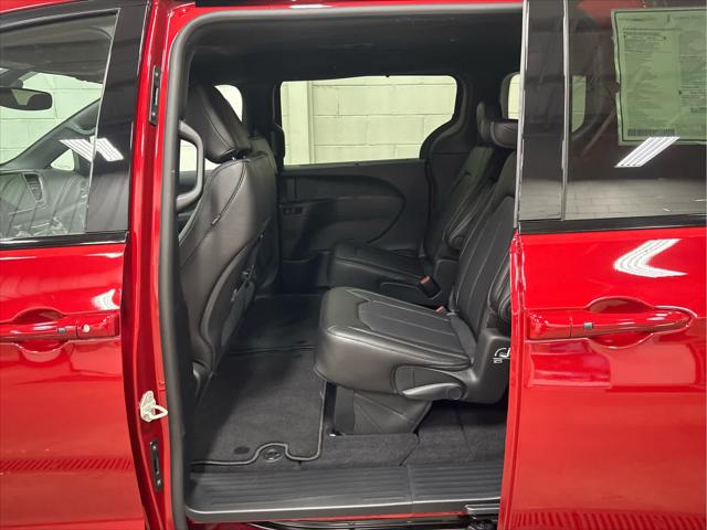 New 2026 Chrysler Pacifica For Sale in Wilmington, OH