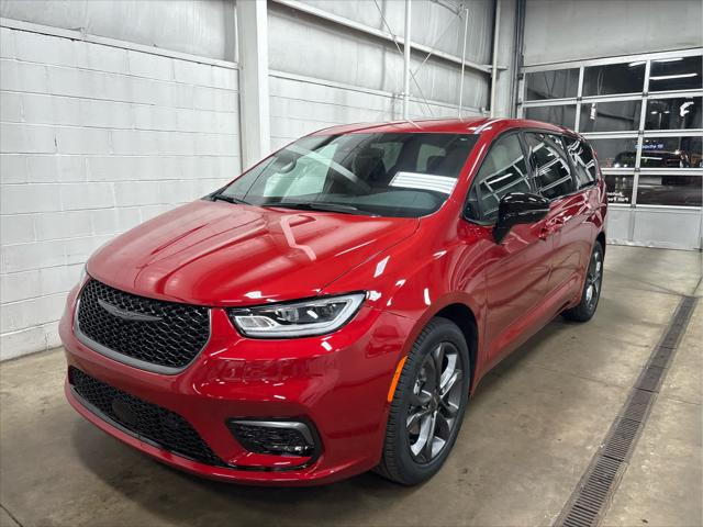 New 2026 Chrysler Pacifica For Sale in Wilmington, OH