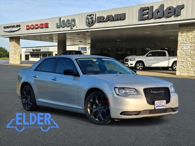 2023 Chrysler 300 Touring 2023 Chrysler 300 Touring