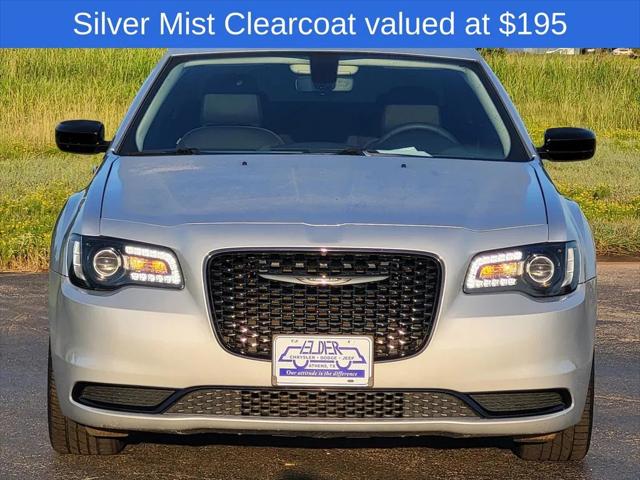 2023 Chrysler 300 Touring 2023 Chrysler 300 Touring
