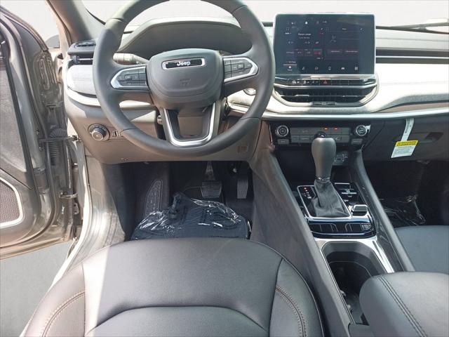 2023 Jeep Compass Latitude Lux FWD