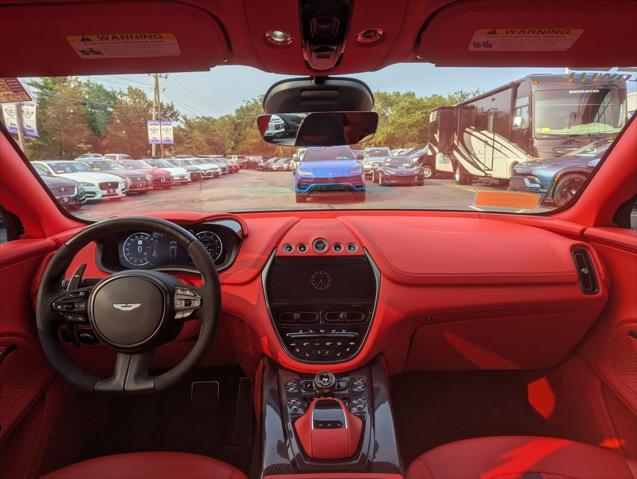 2023 Aston Martin DBX 707
