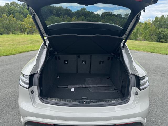 2026 Porsche Macan T