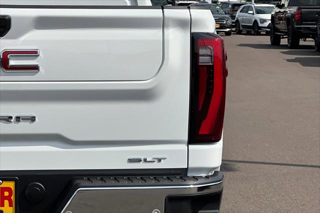 2025 GMC Sierra 3500HD 4WD Crew Cab Standard Bed SLT