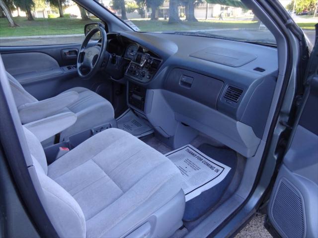 2000 Toyota Sienna CE