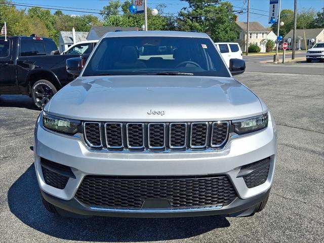2025 Jeep Grand Cherokee GRAND CHEROKEE LAREDO X 4X4