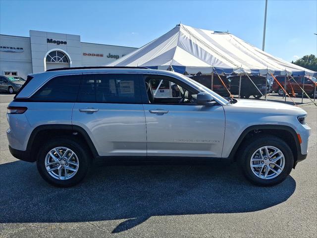 2025 Jeep Grand Cherokee Laredo X 4x4
