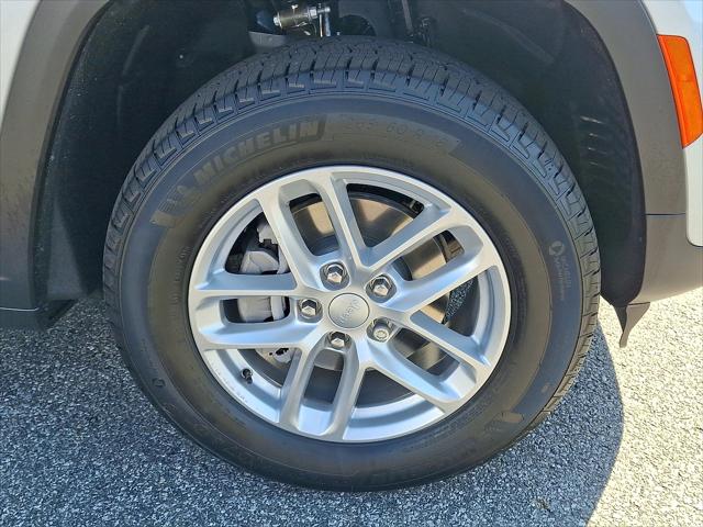 2025 Jeep Grand Cherokee Laredo X 4x4