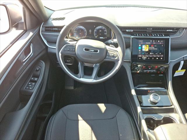 2025 Jeep Grand Cherokee Laredo X 4x4