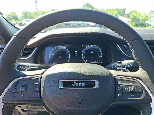 2025 Jeep Grand Cherokee Laredo X 4x4
