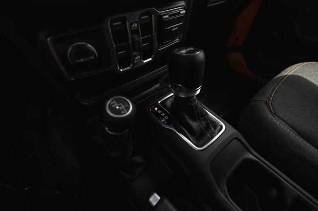 2025 Jeep Wrangler 4-Door Summit 4x4