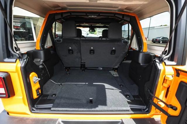 2025 Jeep Wrangler 4-Door Summit 4x4