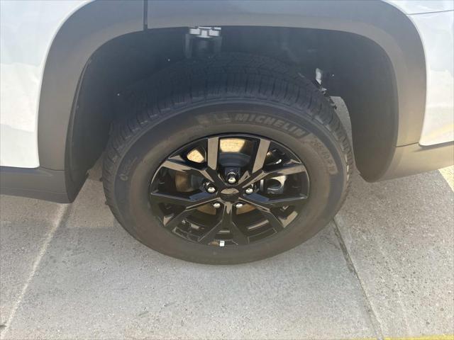 2025 Jeep Grand Cherokee GRAND CHEROKEE L ALTITUDE 4X2