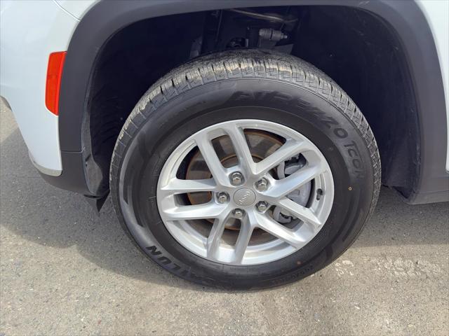 2023 Jeep Grand Cherokee L Laredo 4x4