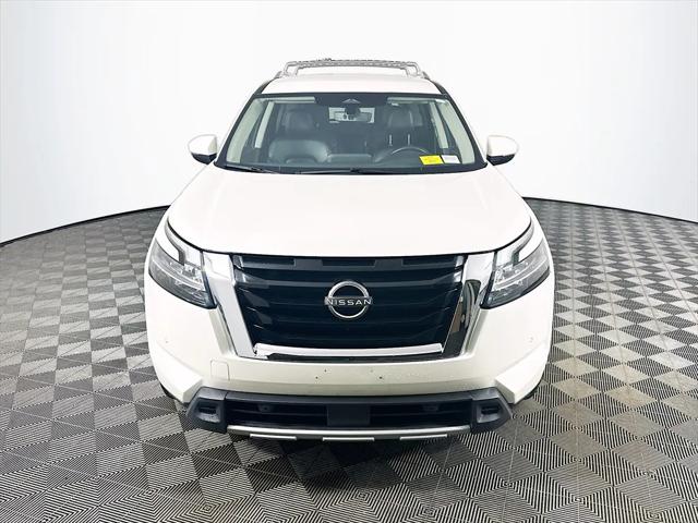 2023 Nissan Pathfinder SL 4WD
