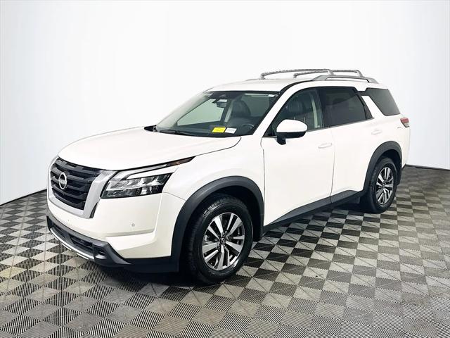 2023 Nissan Pathfinder SL 4WD