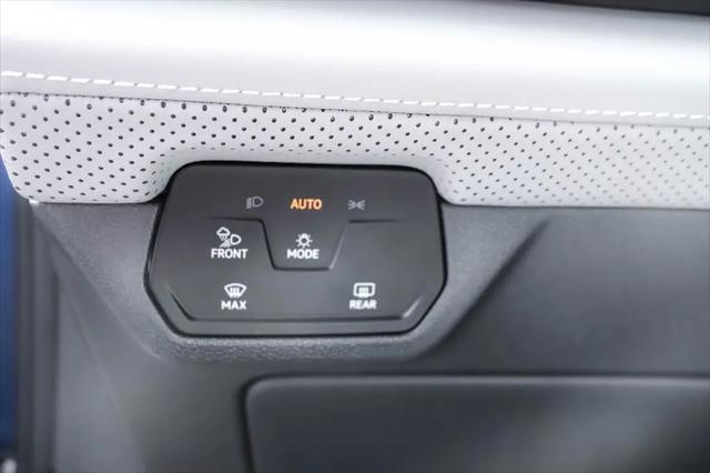 2026 Volkswagen Atlas Cross Sport SEL R-Line Black