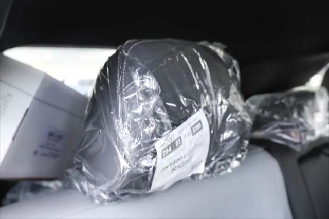 2026 Volkswagen Atlas Cross Sport SEL R-Line Black