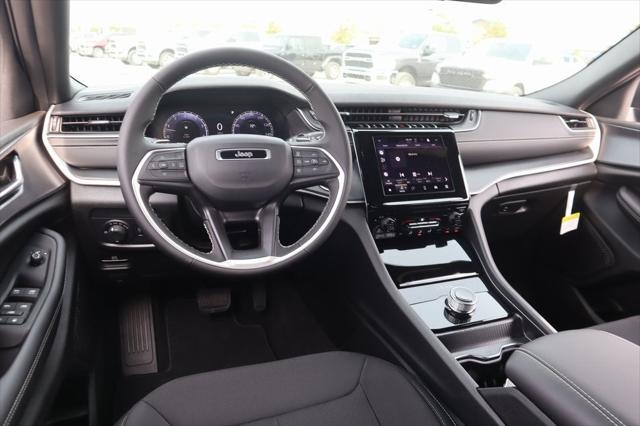 2025 Jeep Grand Cherokee GRAND CHEROKEE L LAREDO 4X2