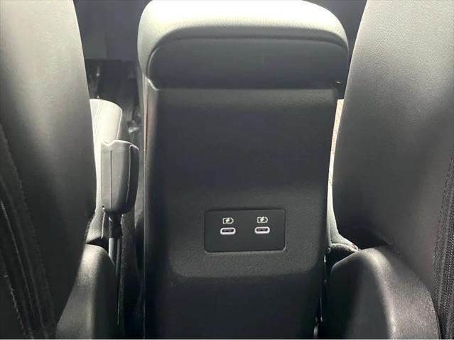 2025 Nissan Kicks SR FWD