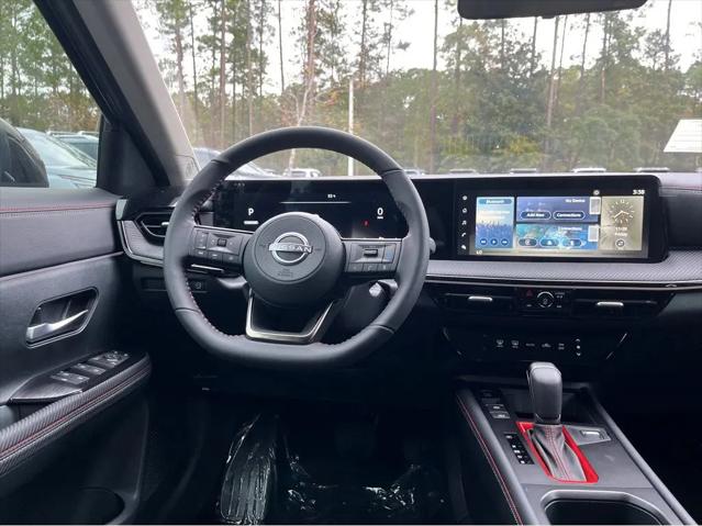 2025 Nissan Kicks SR FWD