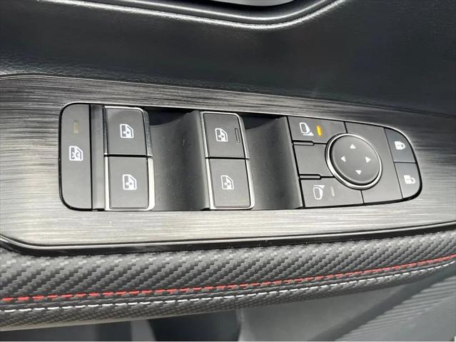 2025 Nissan Kicks SR FWD