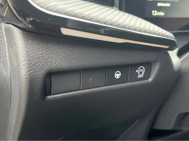 2025 Nissan Kicks SR FWD