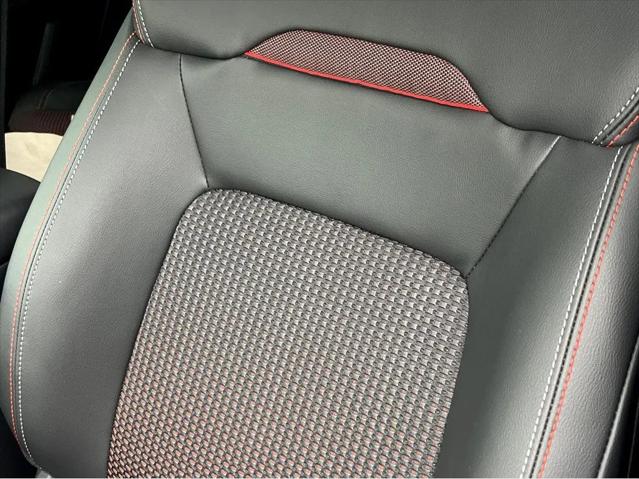 2025 Nissan Kicks SR FWD