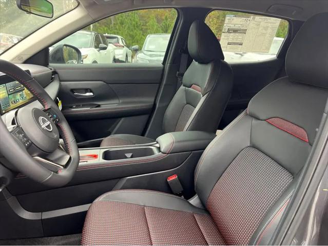2025 Nissan Kicks SR FWD