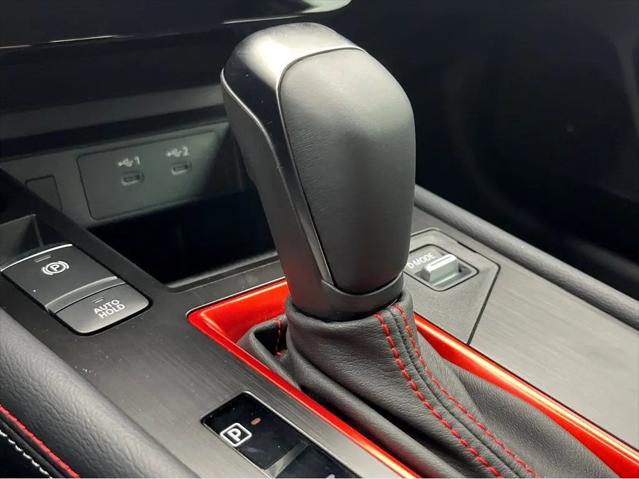 2025 Nissan Kicks SR FWD