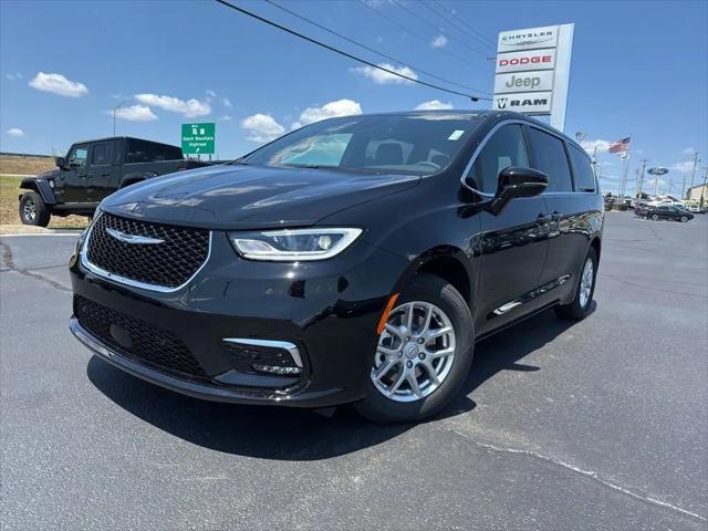 2025 Chrysler Pacifica Select for sale in Branson, MO