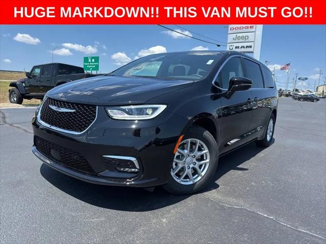 2025 Chrysler Pacifica Select for sale in Branson, MO