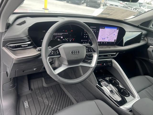 2025 Audi Q5 Premium TFSI quattro S tronic