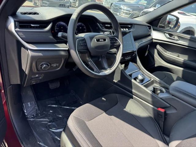 2025 Jeep Grand Cherokee L Laredo X 4x4