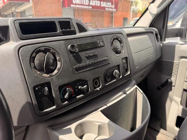 2014 Ford E-350 Cutaway Base