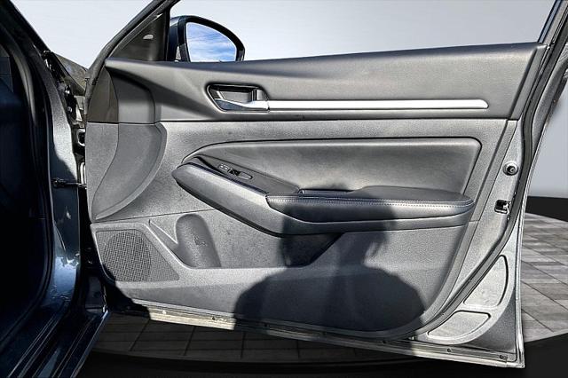 2023 Nissan Altima SV FWD