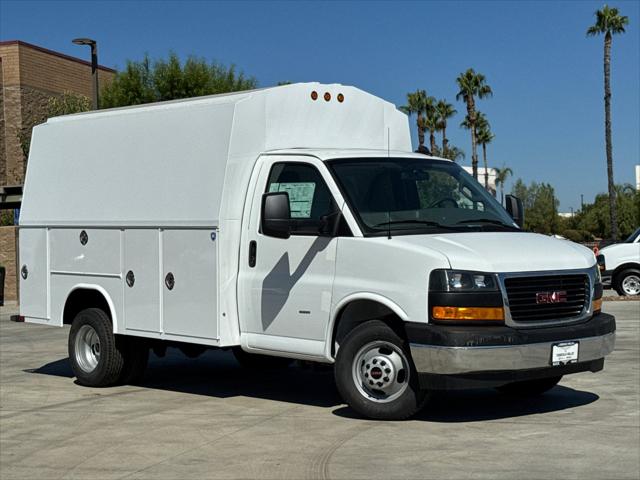 2025 GMC Savana Cutaway Work Van