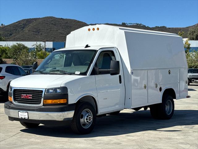 2025 GMC Savana Cutaway Work Van